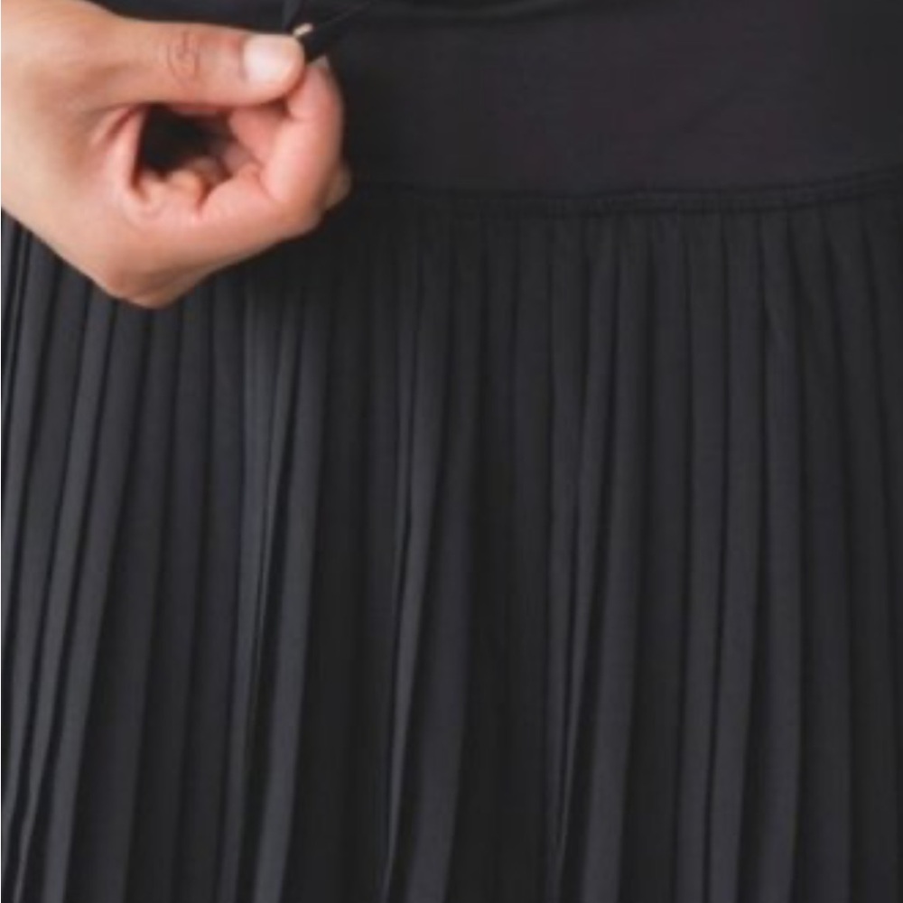 Lululemon pleated tennis skirt size 8